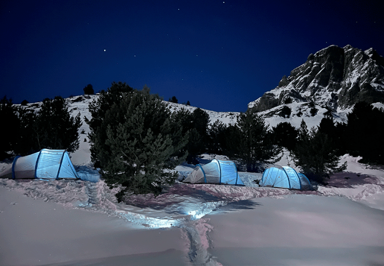 Noche en nuestro exclusivo CAMPAMENTO de montaña