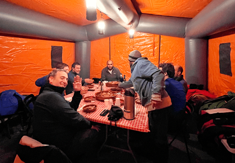 CENA en campamento de montaña